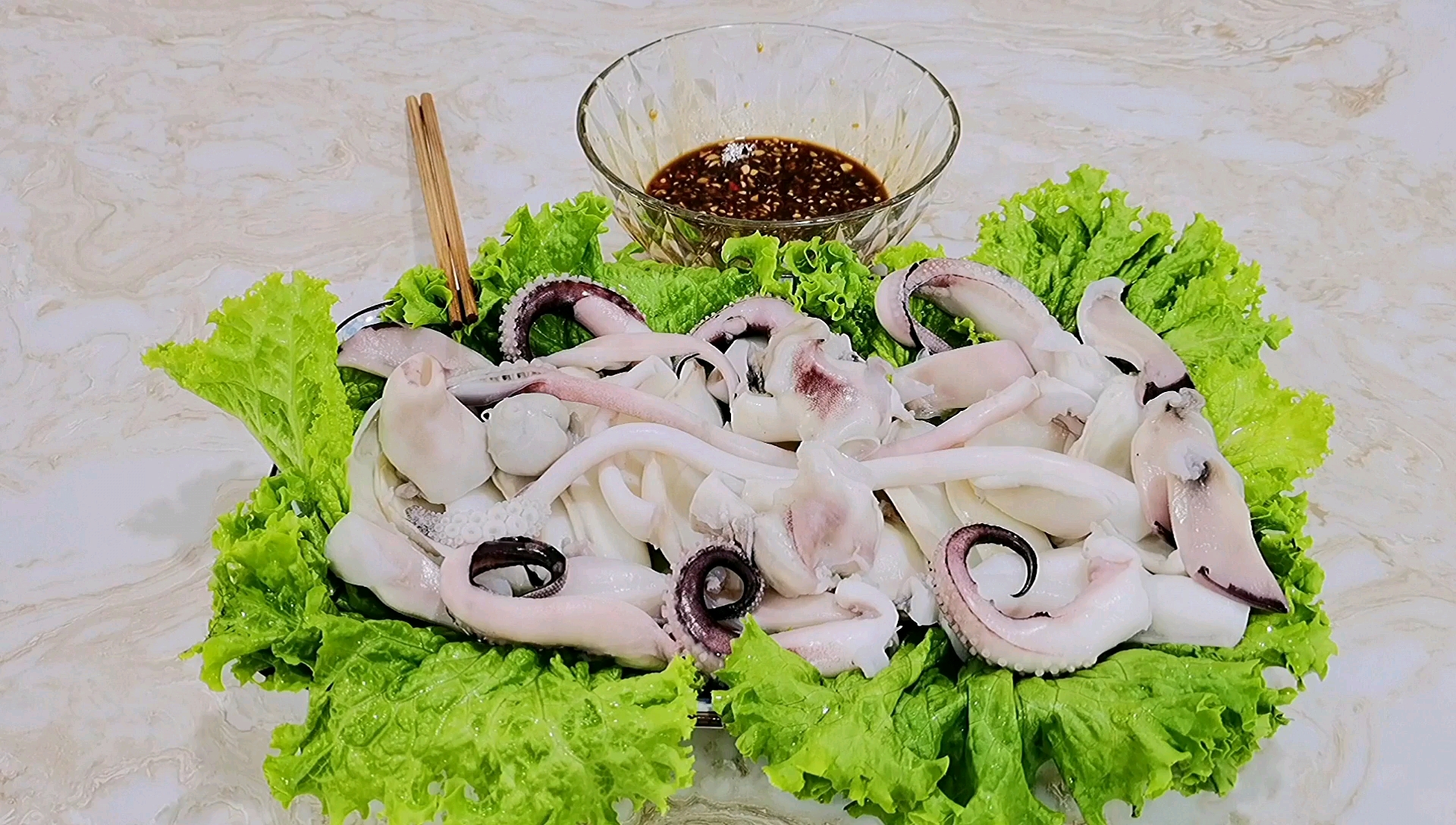 #美食#白灼墨鱼家常做法,简单的烹饪方式,鲜嫩爽脆,又一个下酒菜
