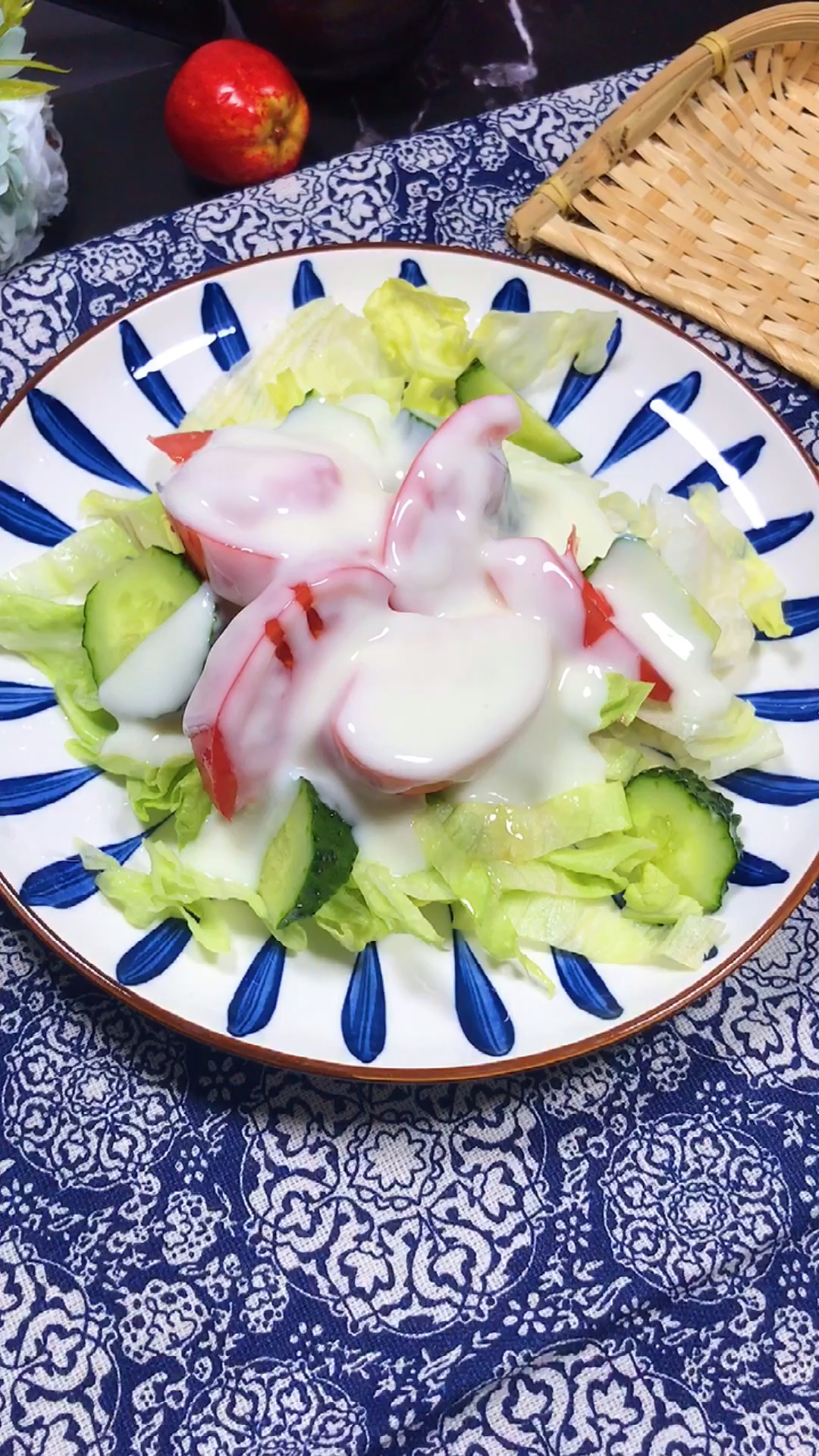 #该减肥了#酸奶蔬菜沙拉要比水果沙拉掉秤更快,可以试试哦
