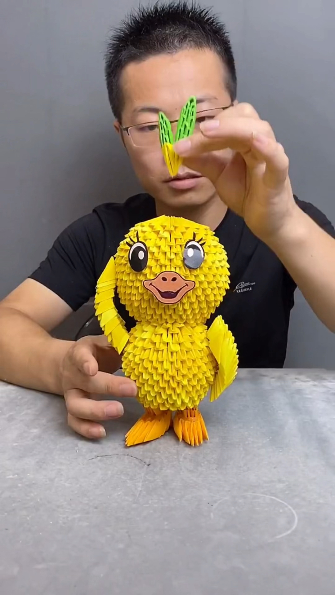 #手工制作#有多少人会喜欢用小纸片做的小黄鸭