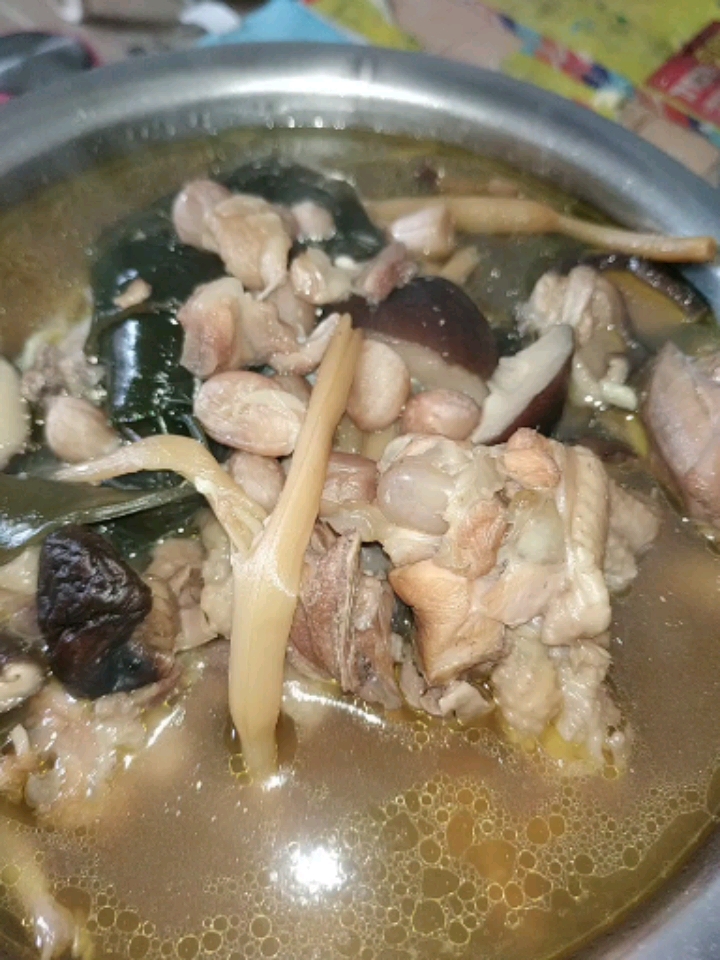 #过好冬天#今天中午吃小鸡炖蘑菇+拌油麦菜+糙米饭