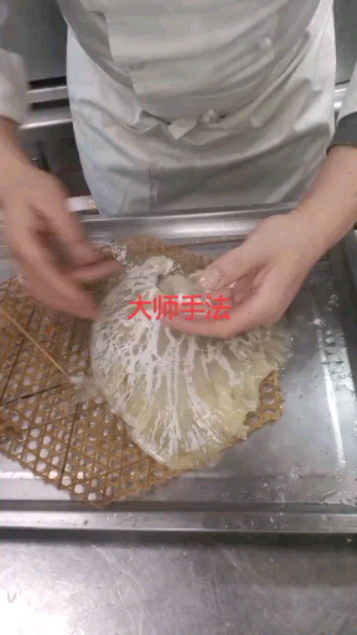 都知道鱼翅好吃,鱼翅怎么制作知道的不多。