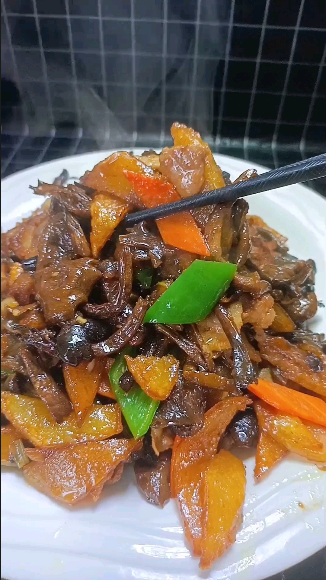 爱美食爱生活#土豆片烧榛蘑,绝对好吃