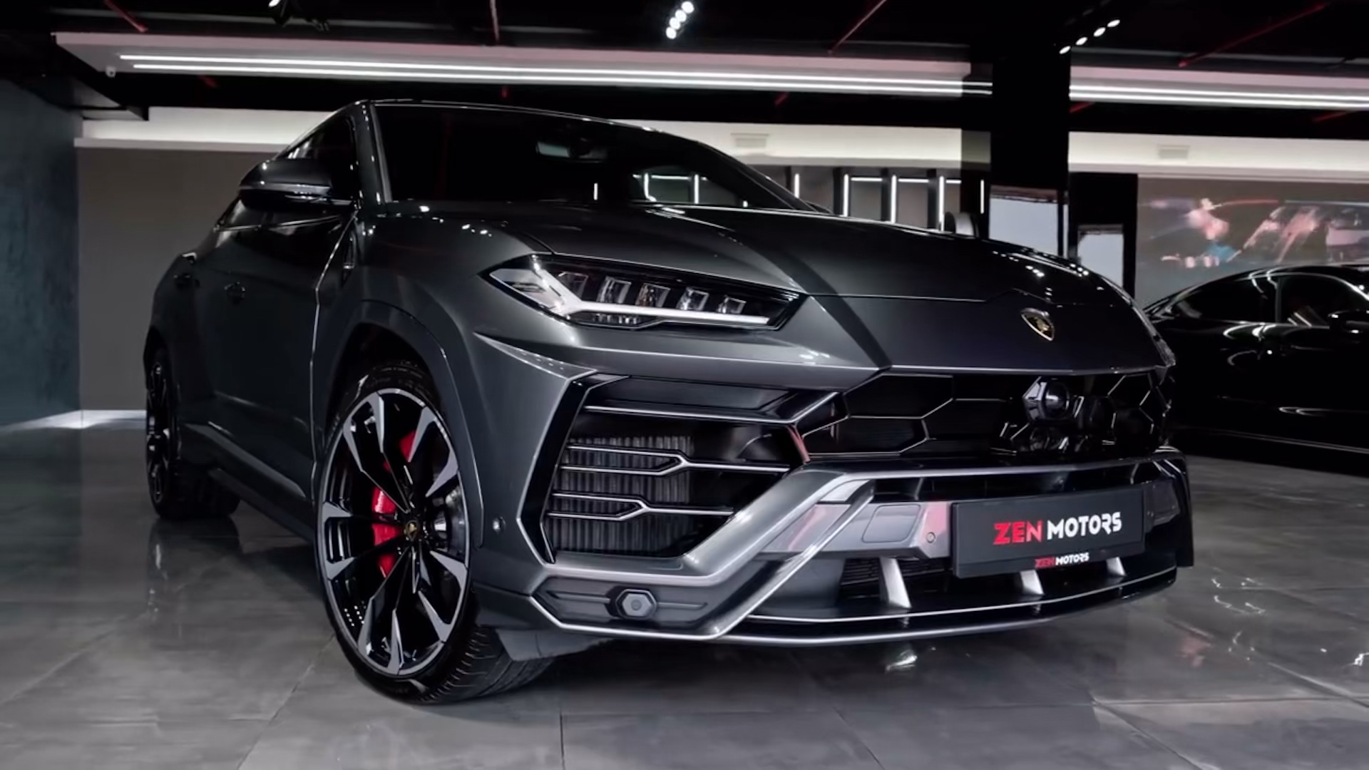 地表最帅suv牛兰博基尼urus650匹马力的蛮牛零百加速3.6秒