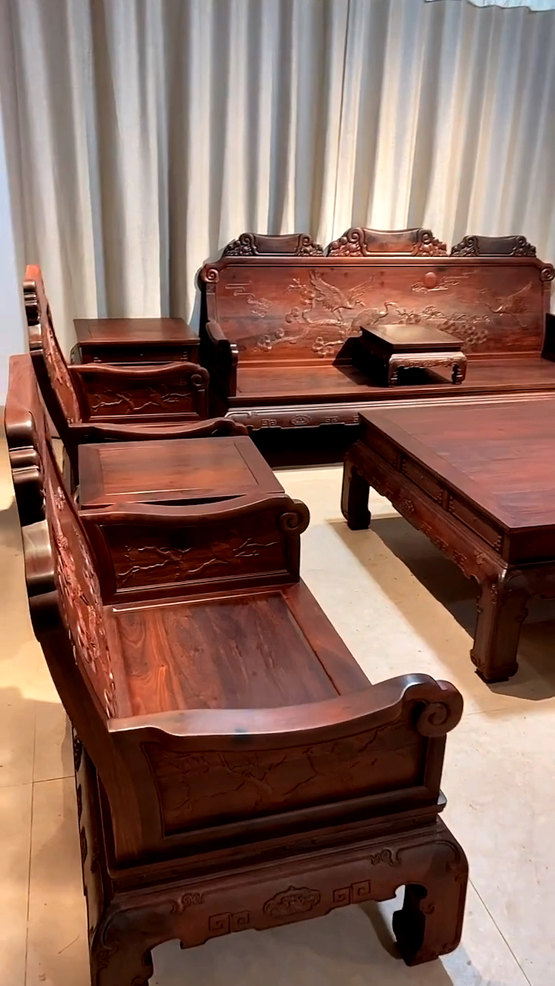 古典红木家具赞比亚血檀弯背款松鹤延年大沙发