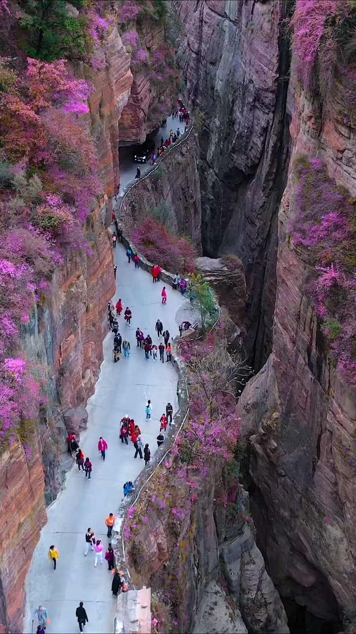 新乡:万仙山景区,其地势险峻,景色优美.被誉为"太行明珠"