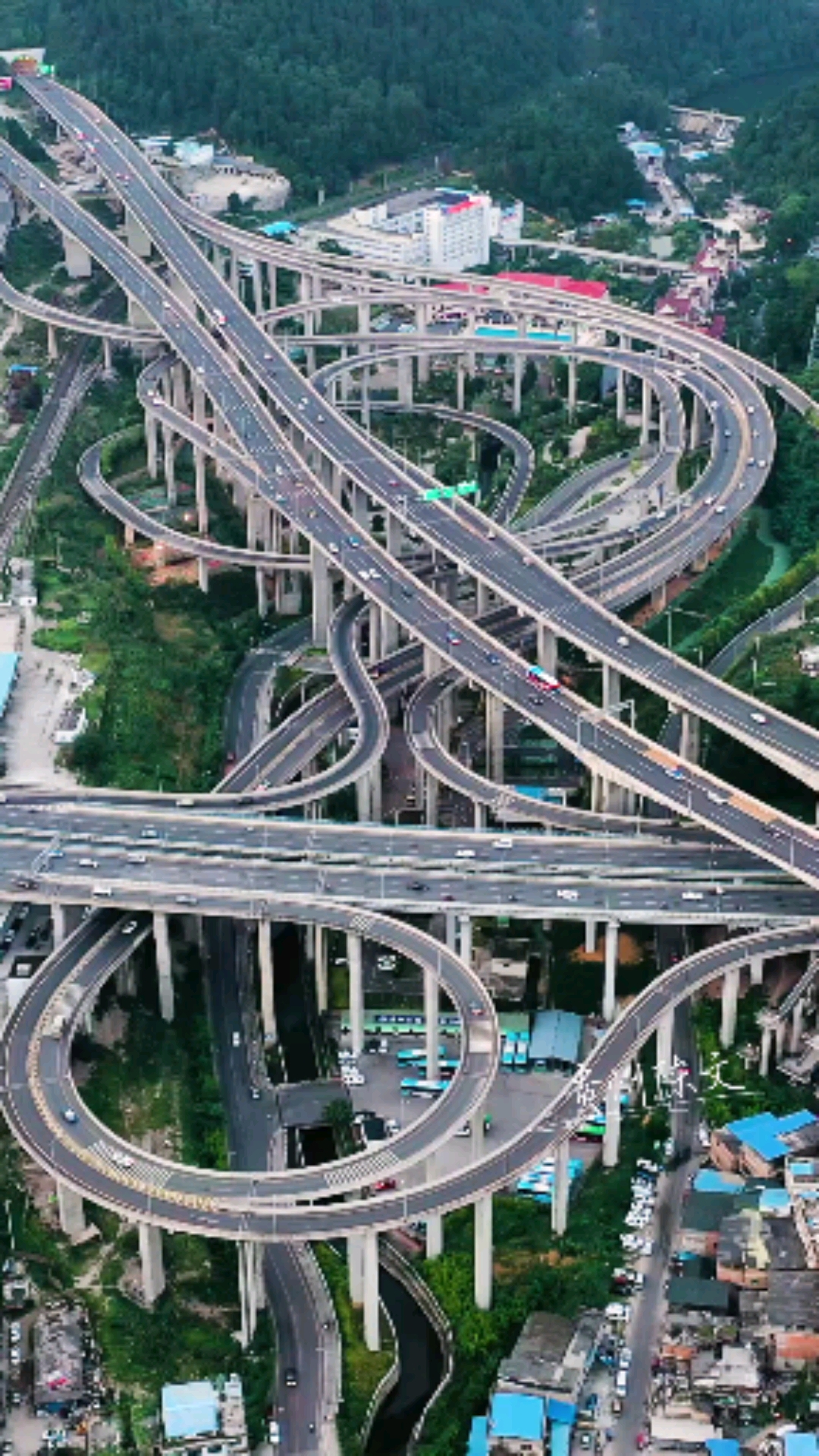 过好冬天#贵州最牛立交桥,看得眼花缭乱