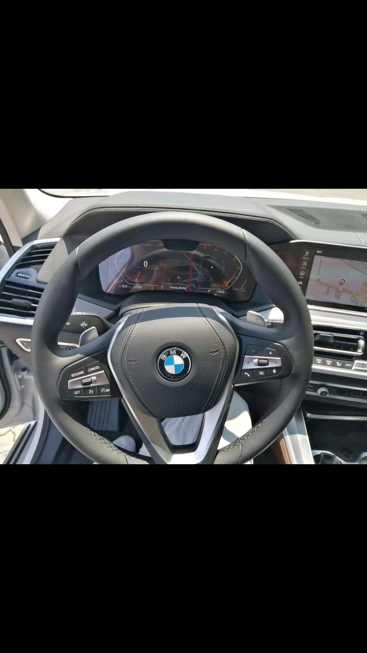 汽车那些事#21款墨版宝马x5x-l白咖标配哈曼液晶钥匙