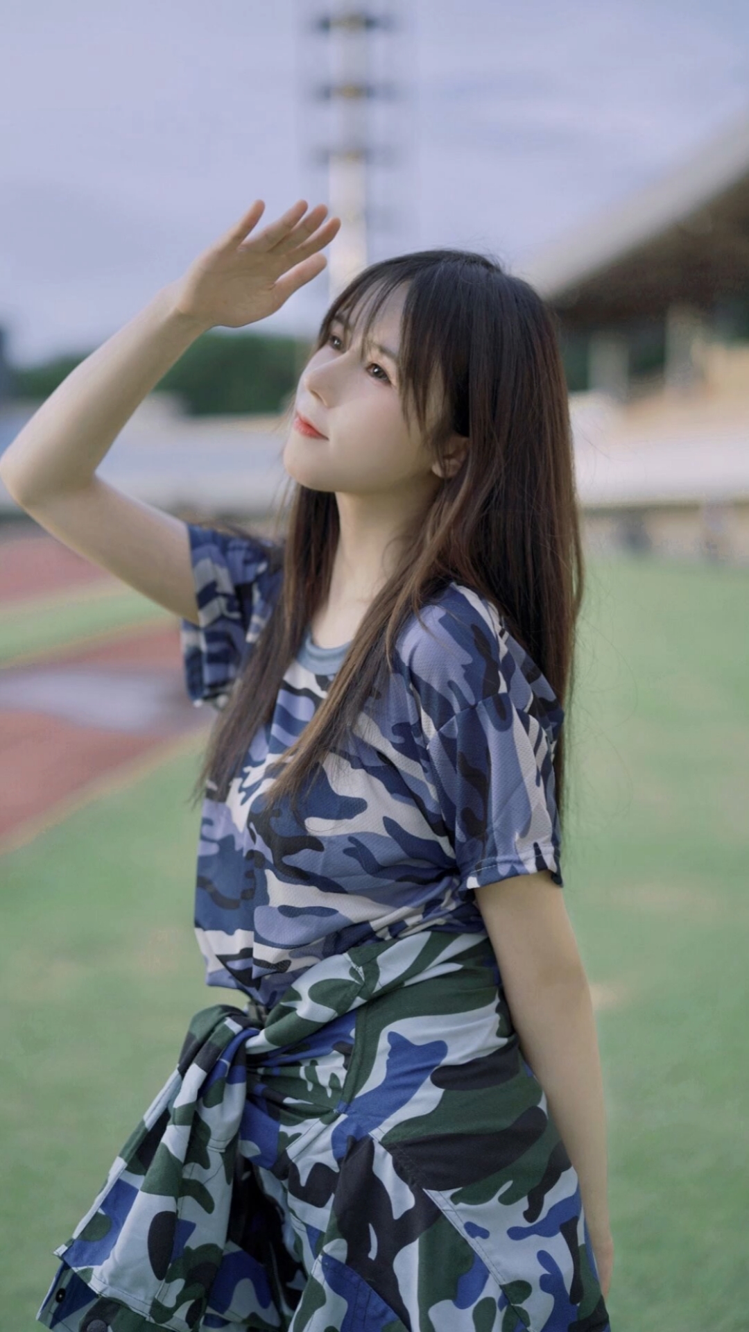 校园##林小珂##人间烟火定格照#教官有点凶,我好紧张啊