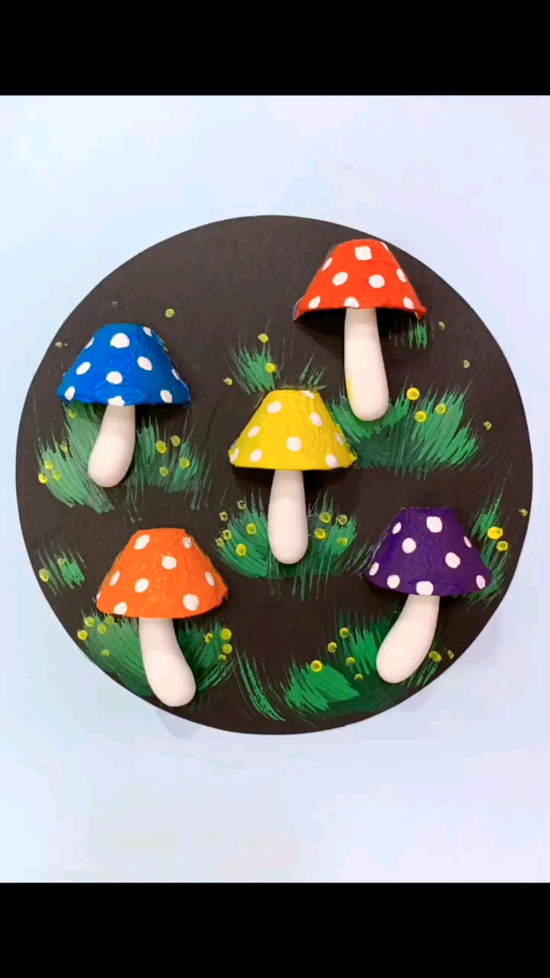 手工制作用鸡蛋托做几个可爱的小蘑菇