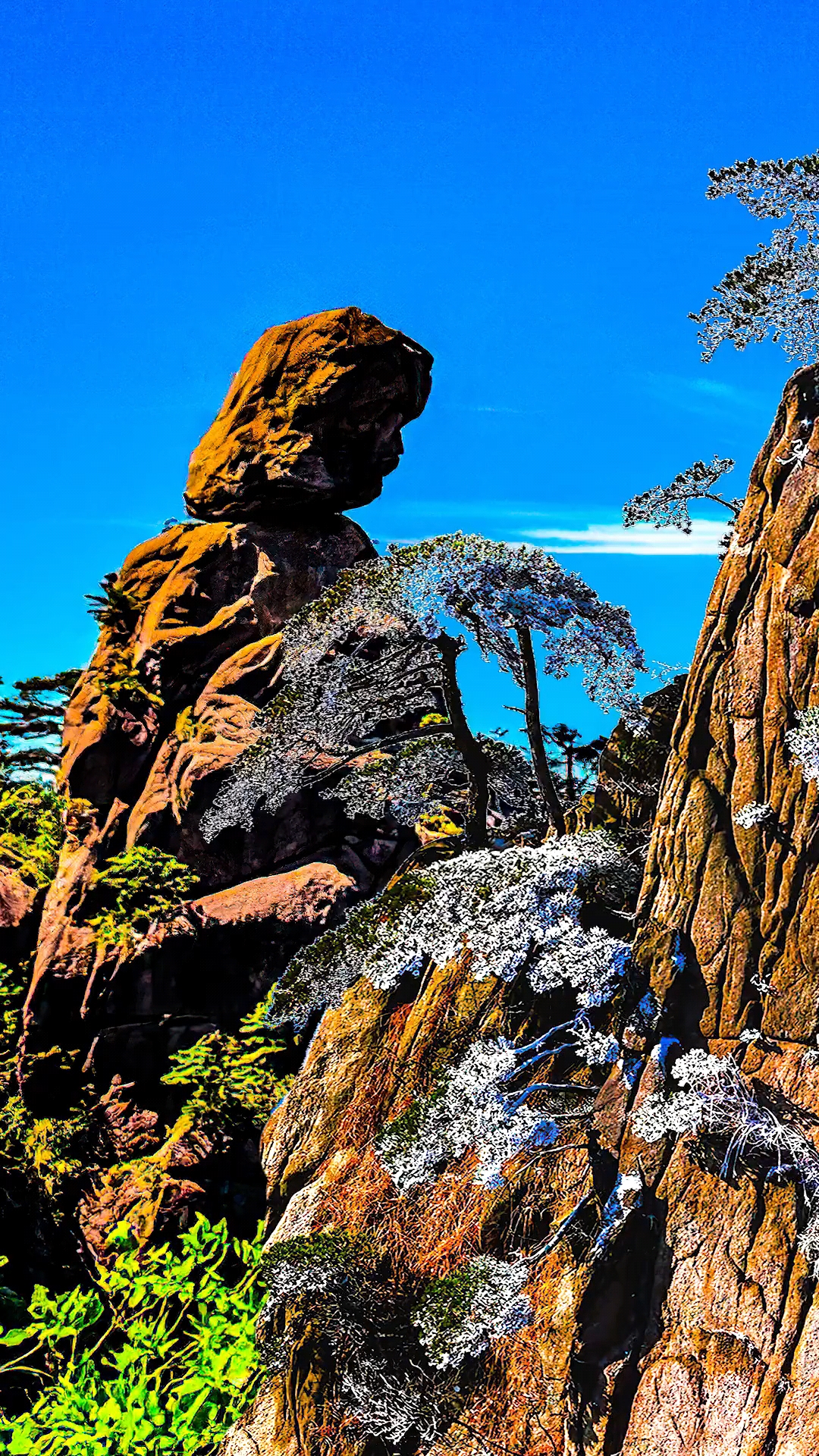东方女神是三清山一座山峰三清山位于江西省上饶市玉山县与德兴市交界