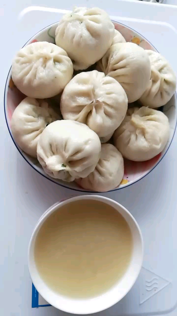 记录生活#韭菜馅的包子,小米粥家人们快来品尝