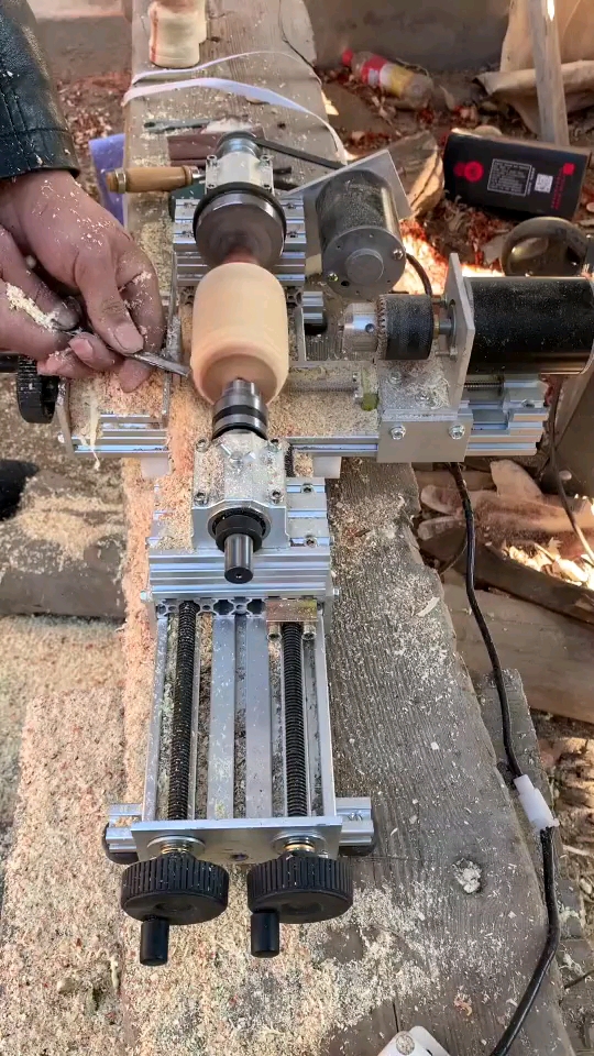 自制木工小车床.