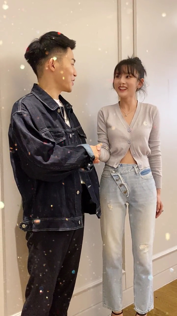 明星#和宋祖儿合拍