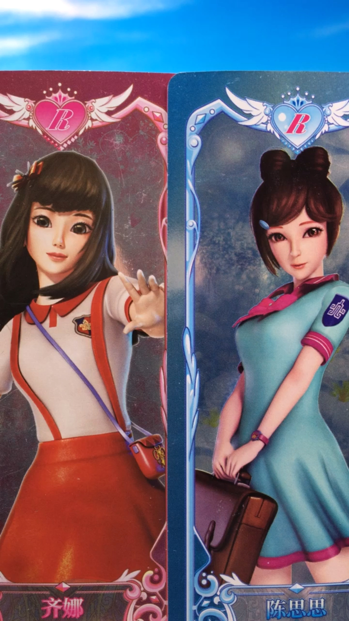 陈思思和齐娜的r卡哪张更好看?