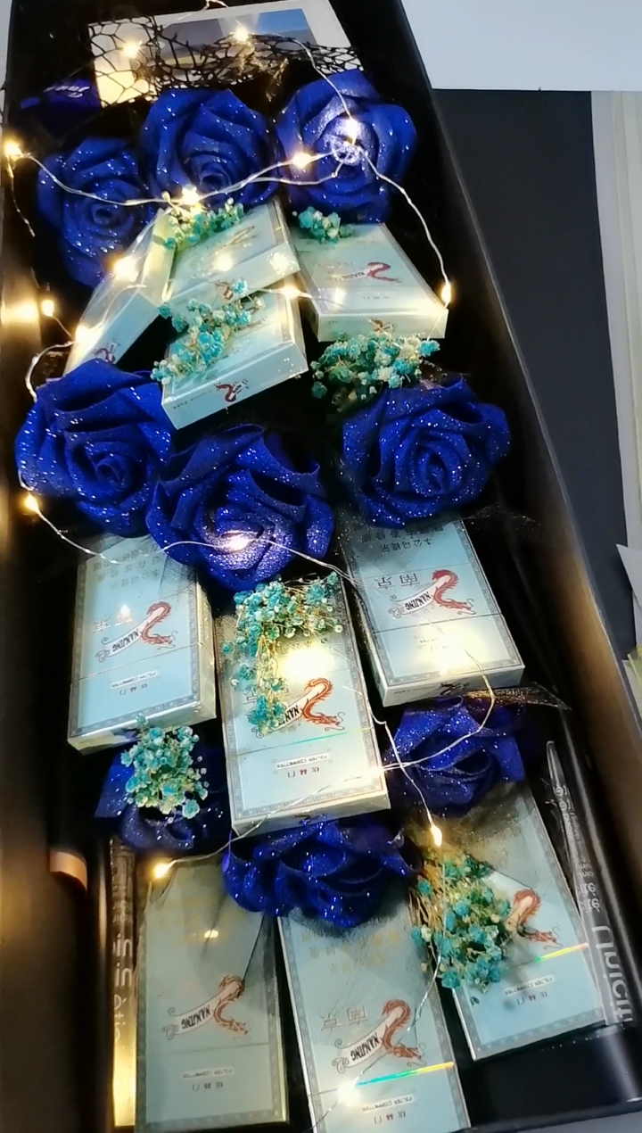 手工制作#知道炫赫门花束的花语吗?快艾特你的女朋友～-度小视