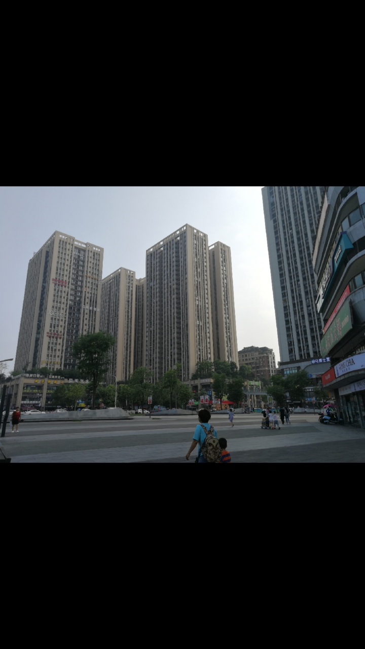 今天!我到了大学城.尖顶坡.这里很不错哦!