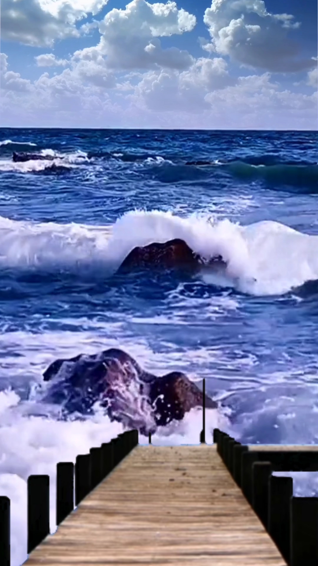 海边话题人生就像是一望无垠的大海总是时而惊涛骇浪时而海不扬波时而