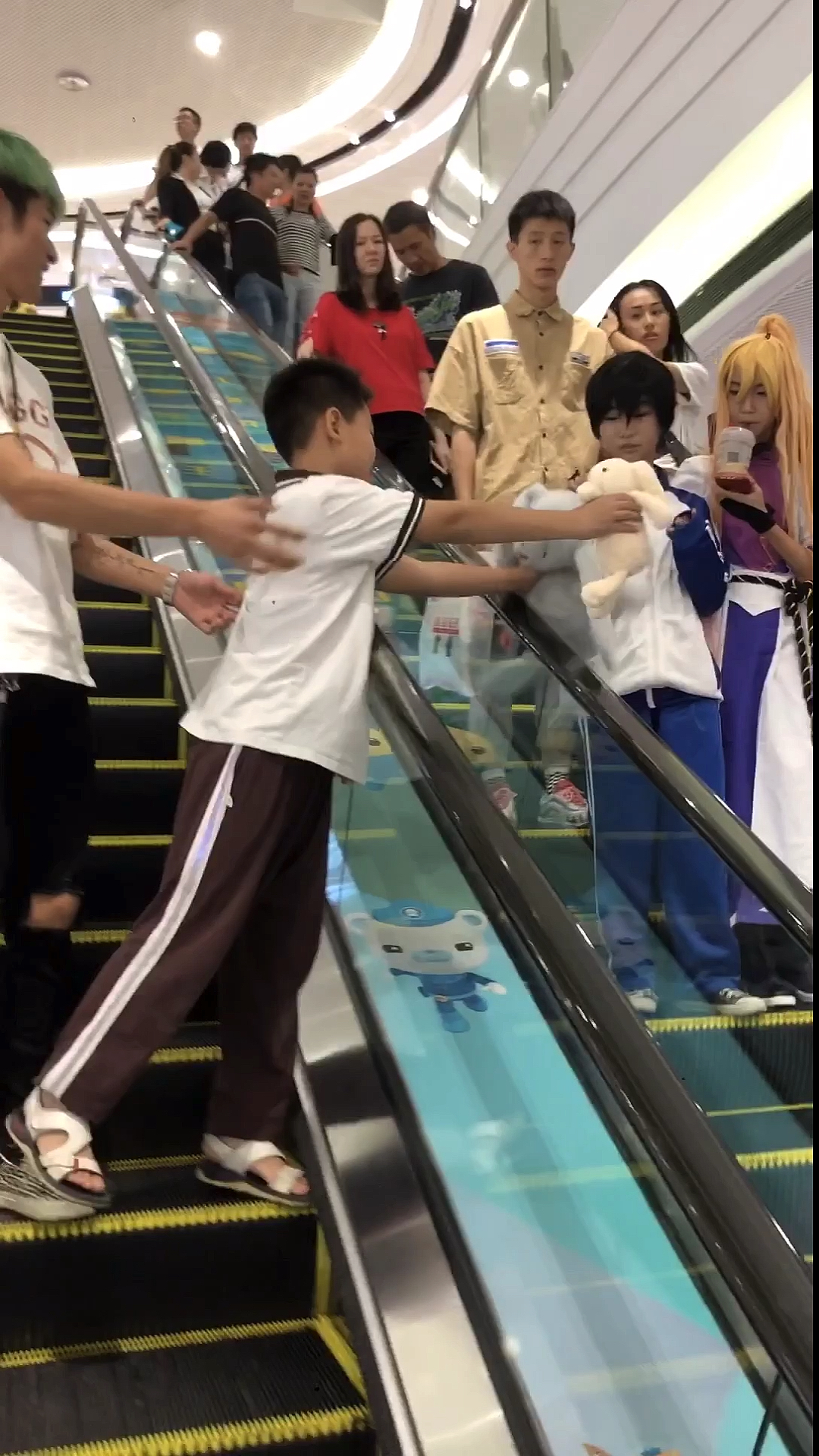 快要憋疯的你#现在小学生都学会撩妹了?