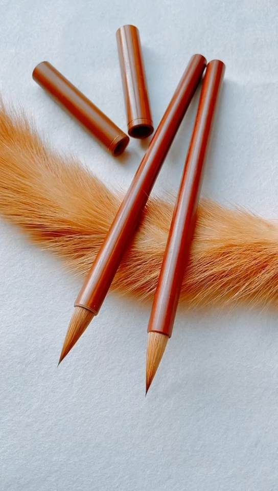 精选纯狼毫小蒜头笔弹性好,书写下墨均匀,顺滑!