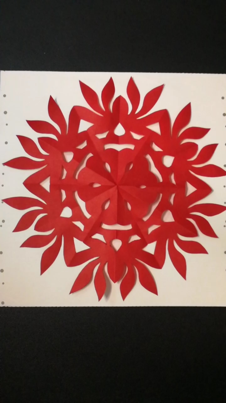 剪纸#手工剪纸六角窗花,简单漂亮.