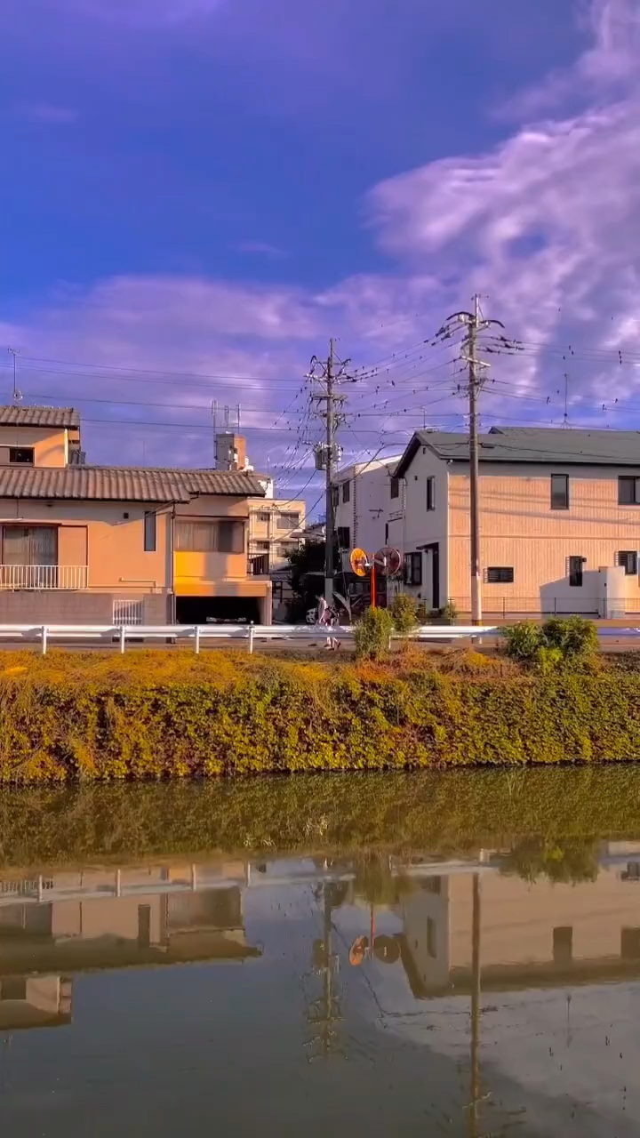 夕阳下的日本农村小镇
