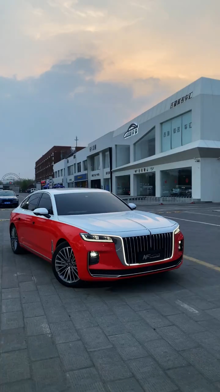 红旗h9#这红色双拼加长版红旗不错,国产车已经不是当年的国产车了