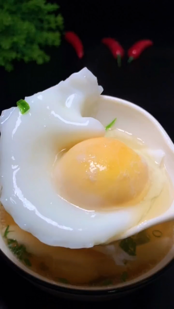 在家做个拿手菜#荷包蛋不容易破裂的小窍门!