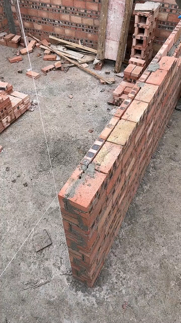 立砖与平砖正对缝的十八墙砌法