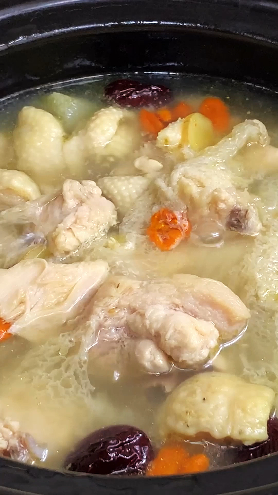 美食好多人做竹荪鸡汤都有一种怪味那是因为第一步就做错了