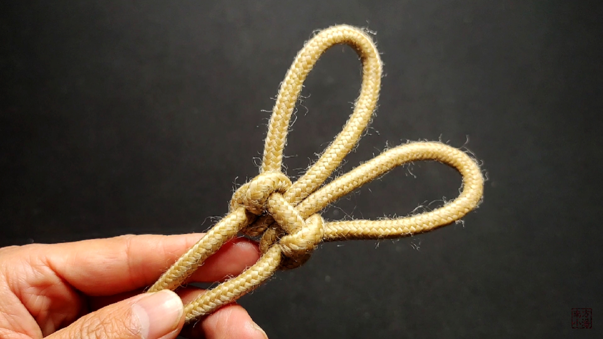 双圈定位结,日常户外生活中实用的绳结技巧,建议收藏!