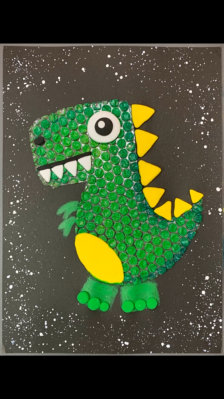 幼儿园手工#用拆快递的气泡膜画一个小恐龙吧.