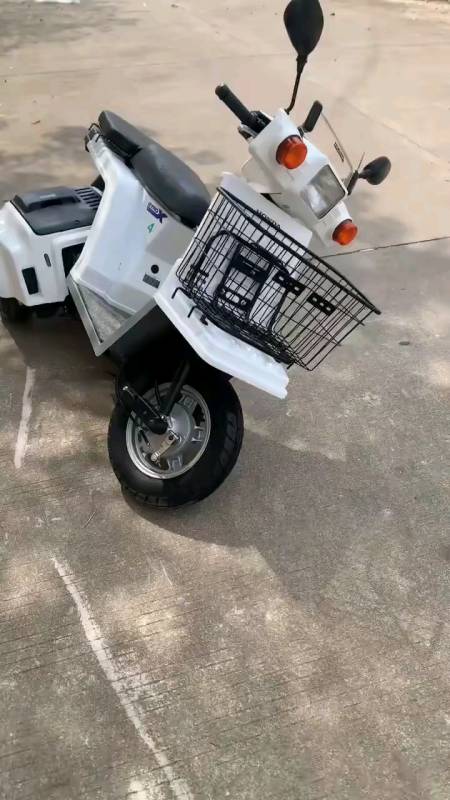 2016年本田不倒翁三轮原漆电喷水冷脉冲启动排量50cc日本原装进口回