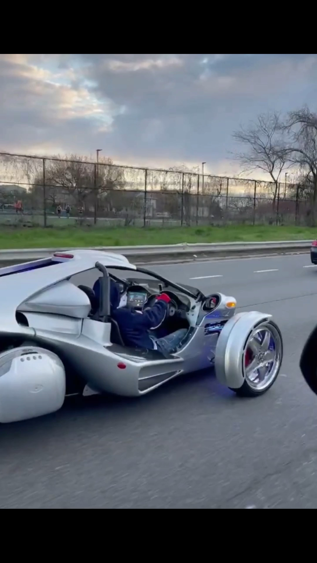 汽车那些事#最贵三轮车,这样的车你会入手么