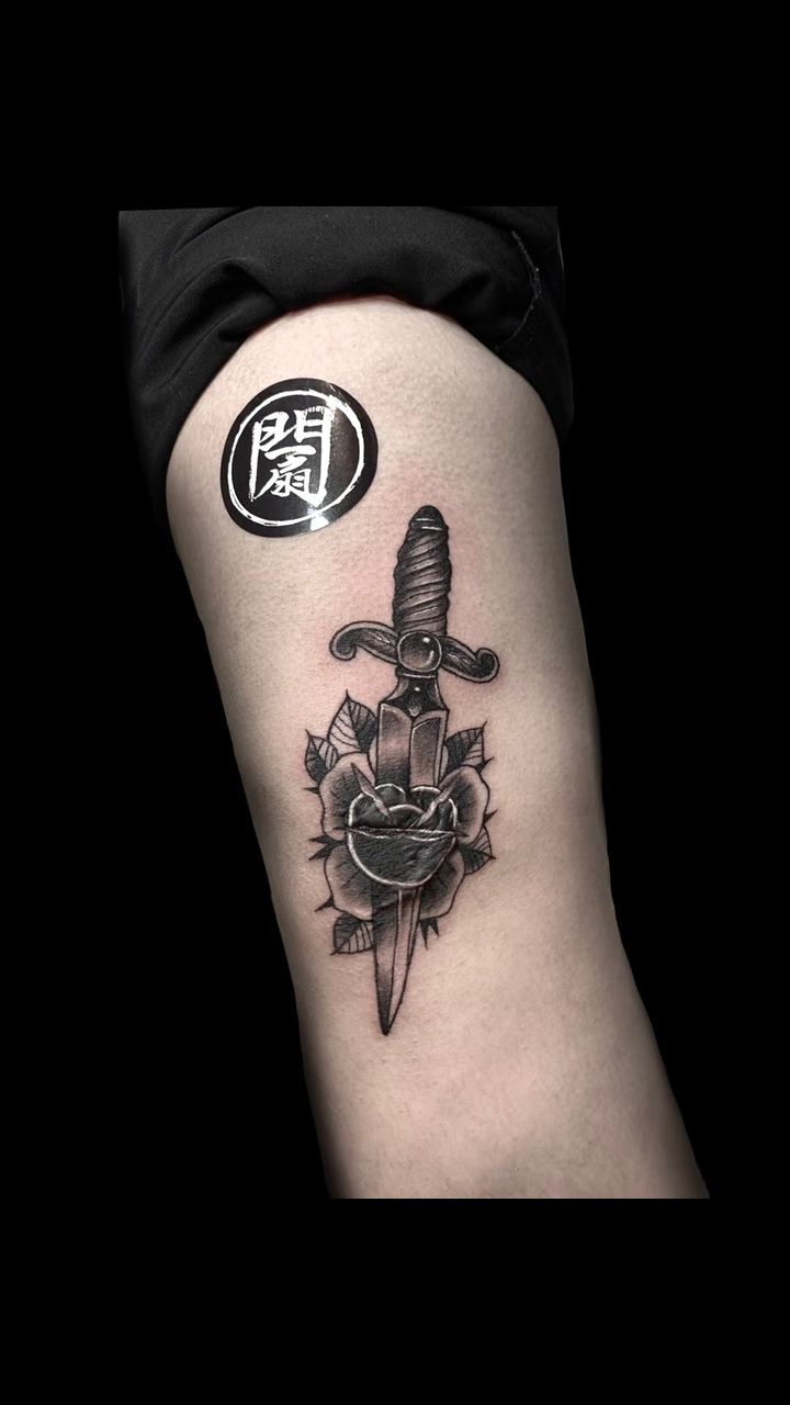 纹身#膝盖处疤痕遮盖凸起增生太严重了后期逐渐拼接oldschool风小图