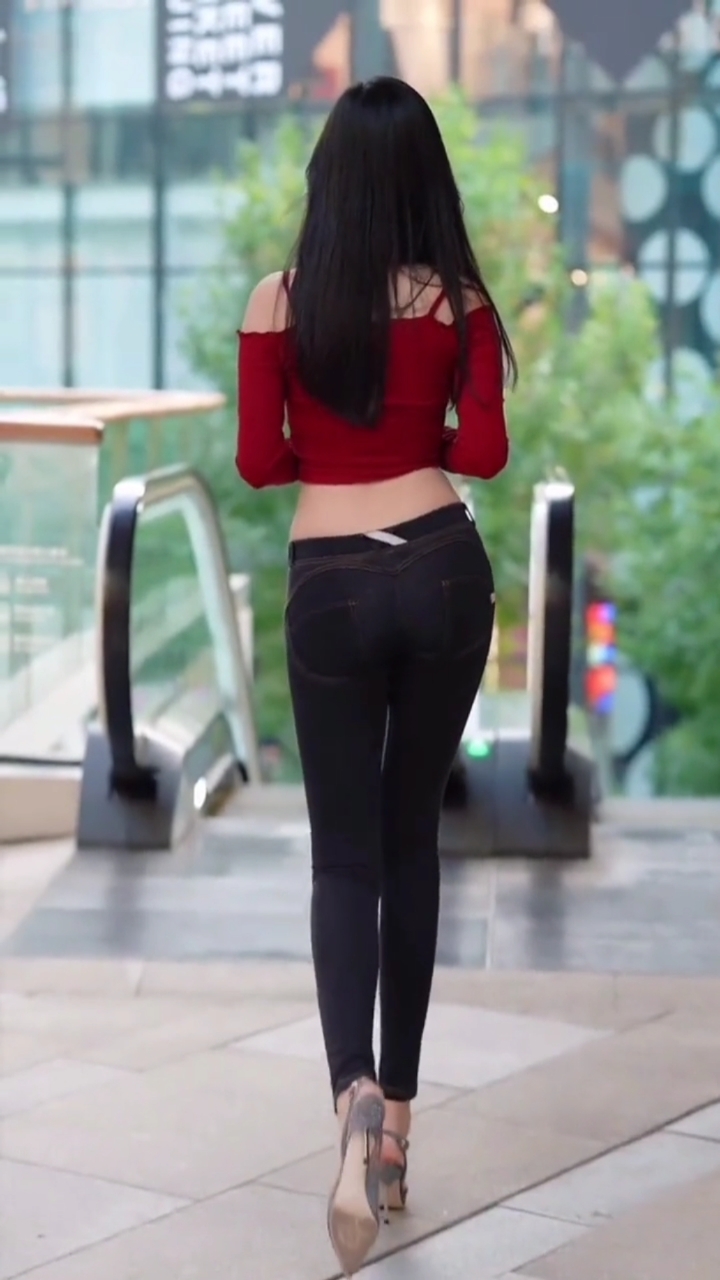 旅游进行时最美背影大长腿