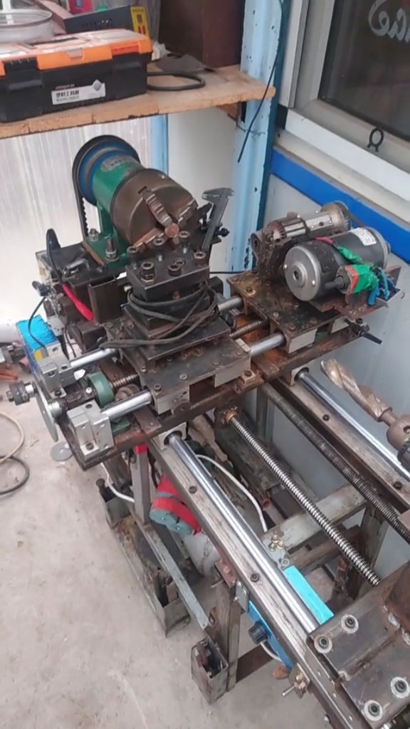 看看自制的这个小车床怎么样?