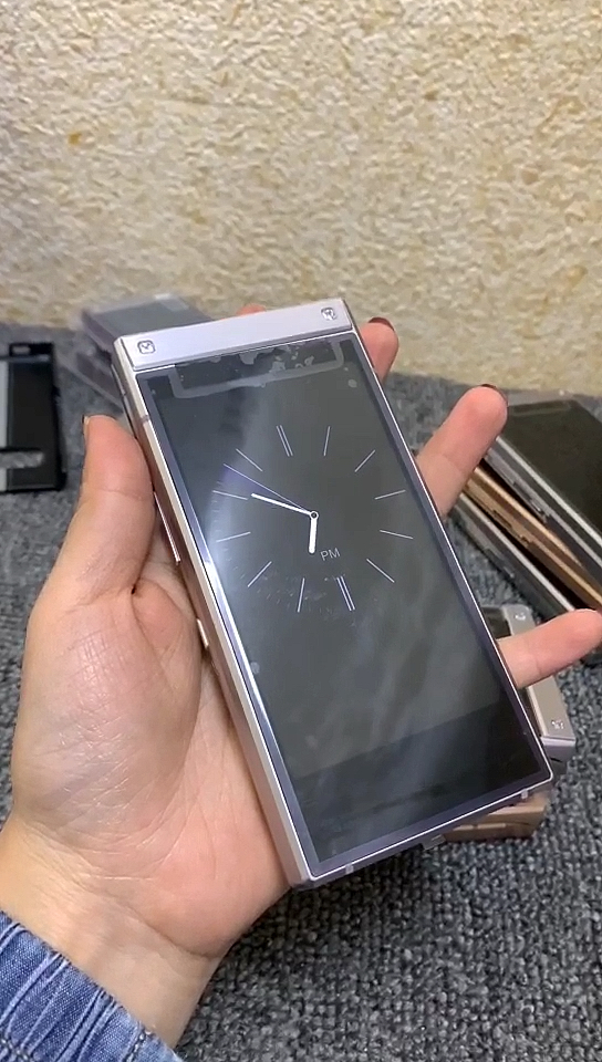 心系天下三星w2019白金典藏版,全网通双卡双待,6256内存,指纹解锁