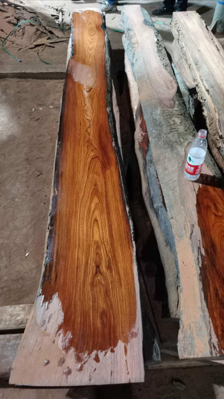 超大缅甸酸枝,学名叫奥氏黄檀缅甸白酸枝收藏料30吨,50到60公分,2.