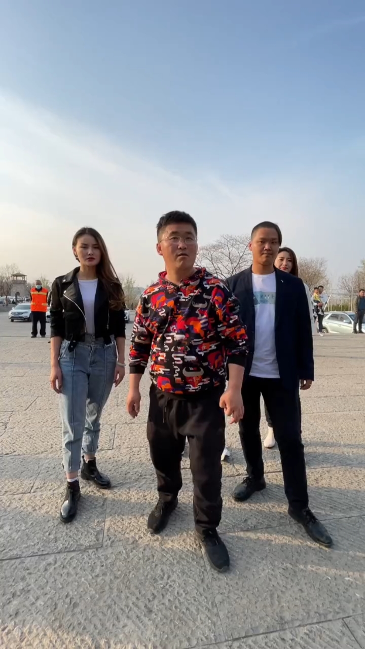 笑神姜涛#网红姜涛直播最近没人看,他来到了梁山.和各位好汉聚会.