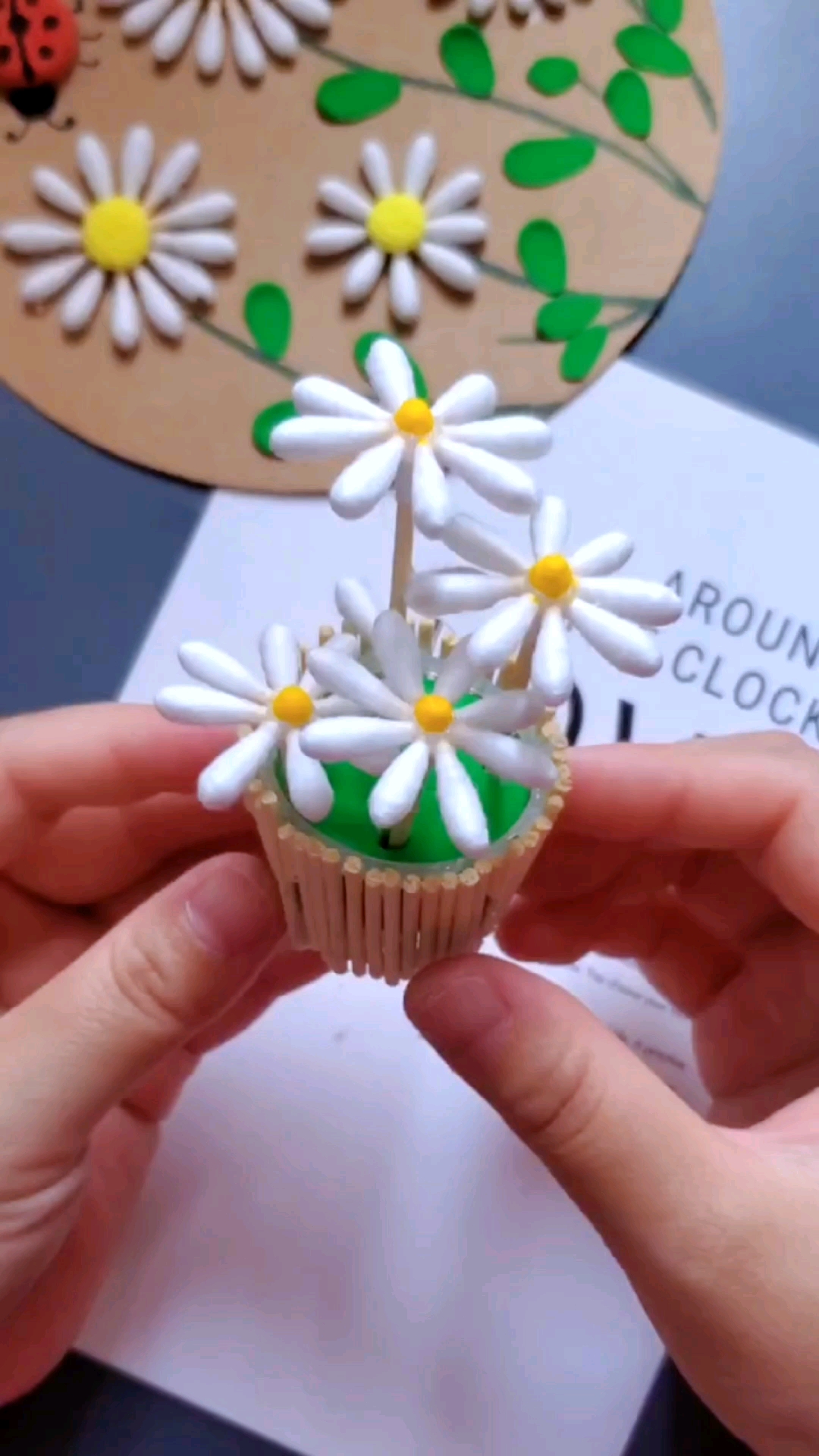 手工制作春天的小雏菊太美啦用棉签做小雏菊立体摆件快去试试吧