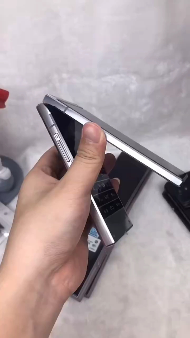 心系天下三星w2019白金典藏版,全网通双卡双待,6256内存,指纹解锁