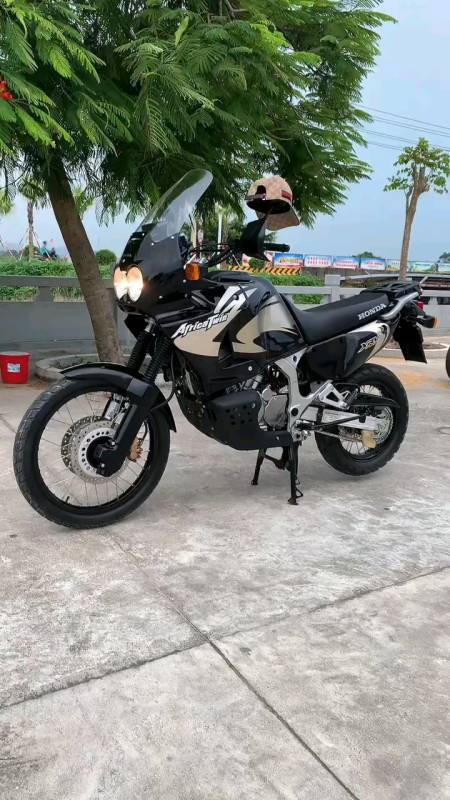 1998年本田非洲双缸xrv750全车原装可穿山越岭巅峰状态车况
