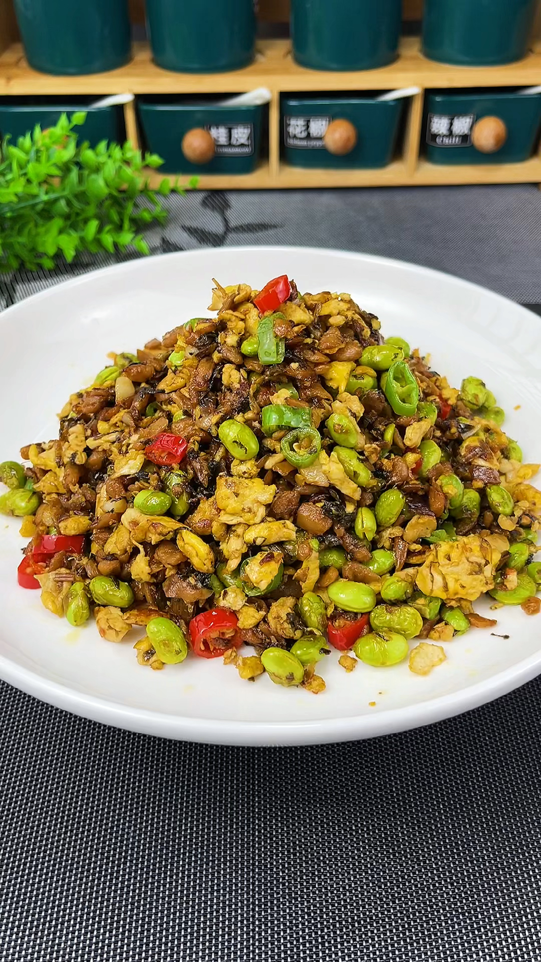 家乡特色美食#每次做#外婆菜炒蛋,家里人都说饭不够吃了