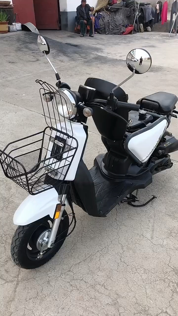 铃木小鹿!喜欢机车的朋友们关注一下