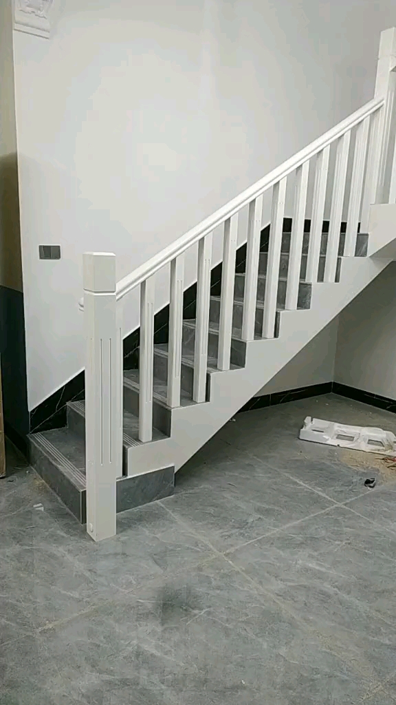 简约纯白色四方拉糟高档环保免漆实木楼梯扶手