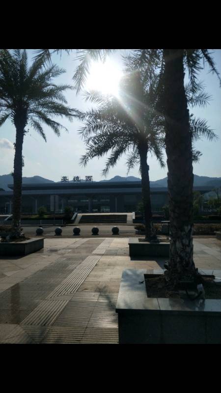 旅游进行时#英德西高铁站,我又回来了