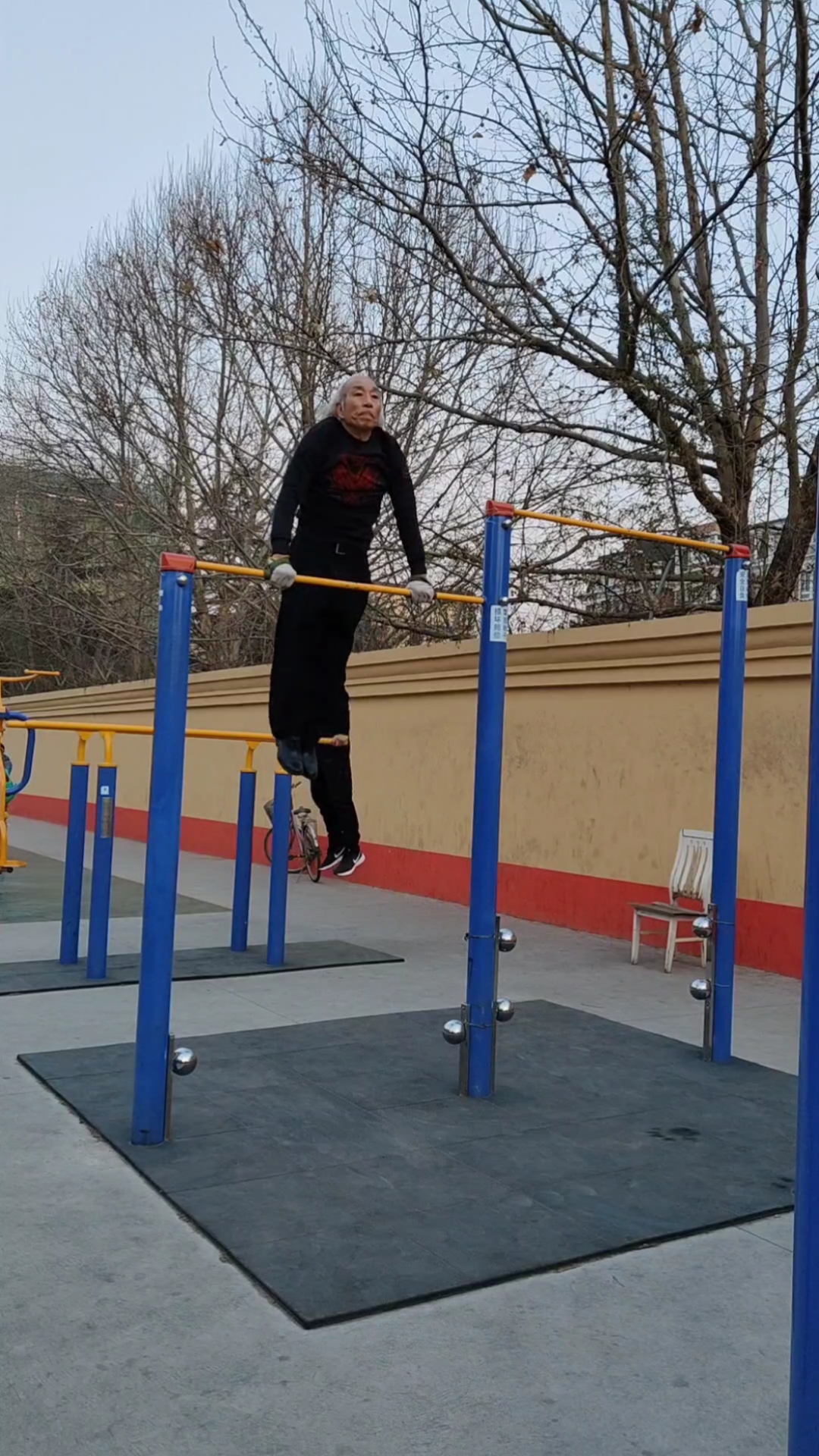 户外健身#单杠