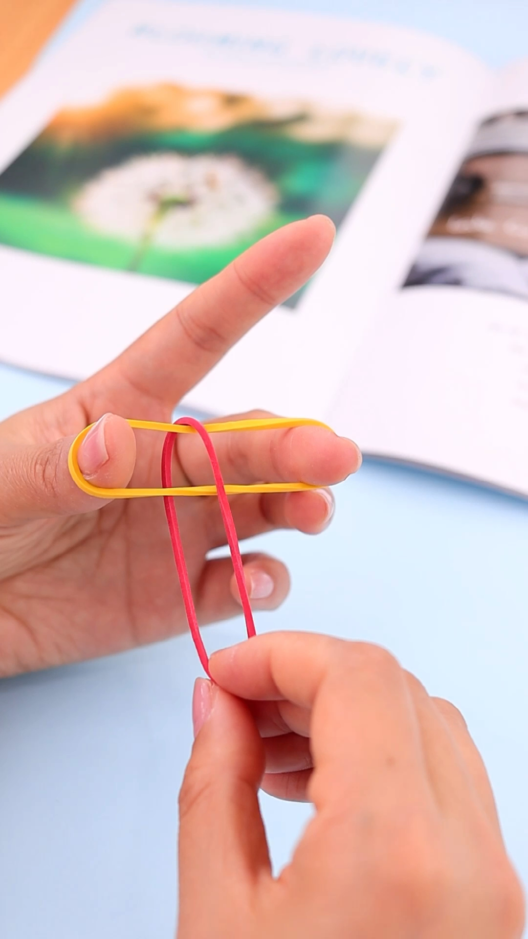 手工制作#两根皮筋变成可爱的小星星,快来试试吧!-度小视
