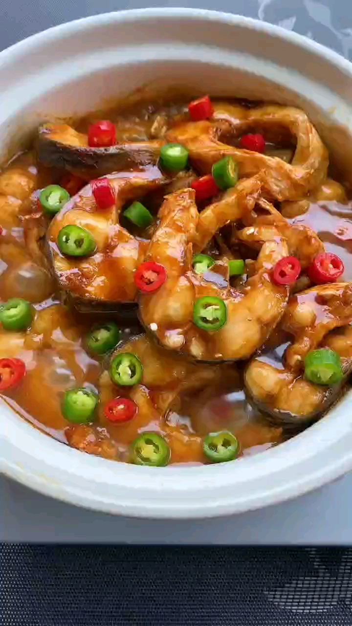 小炊美食#草鱼这样做,做饭的时候下多一点米