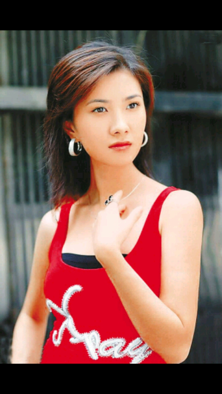 短发姑娘:边潇潇